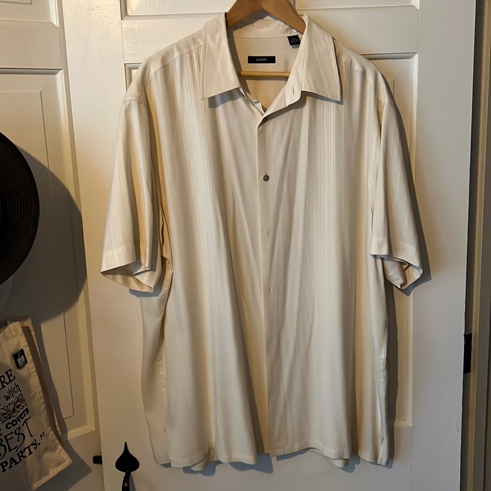 Alfani silk dress shirt. Size XXL.